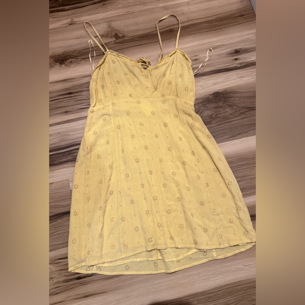 O’Neill Women’s Yellow Eyelet Surf Flowy Sundress - Lightweight mini Dress
